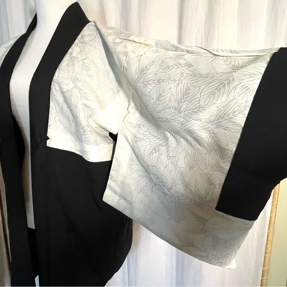 Vintage Silk Kimono - Picture 15 of 16